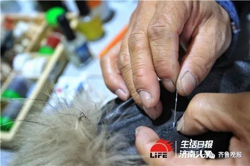 济南都市修补匠人：真假LV一摸便知，缝衣针、牙签是最顺手工具