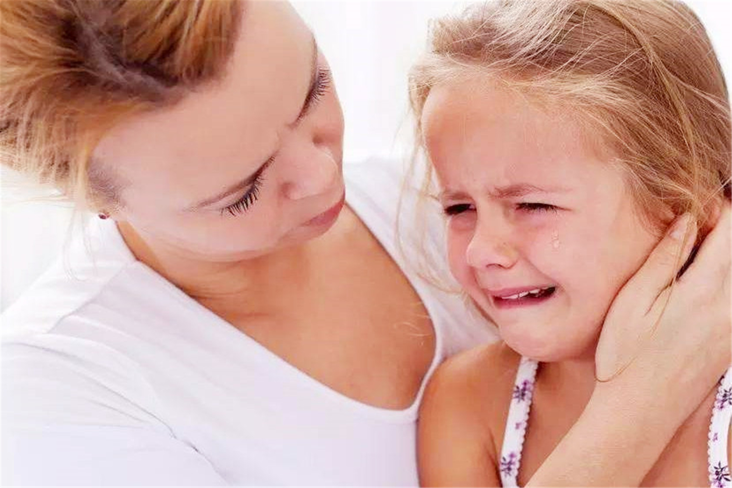 孩子负面情绪应该怎么教育,面对孩子负面情绪如何控制疏导