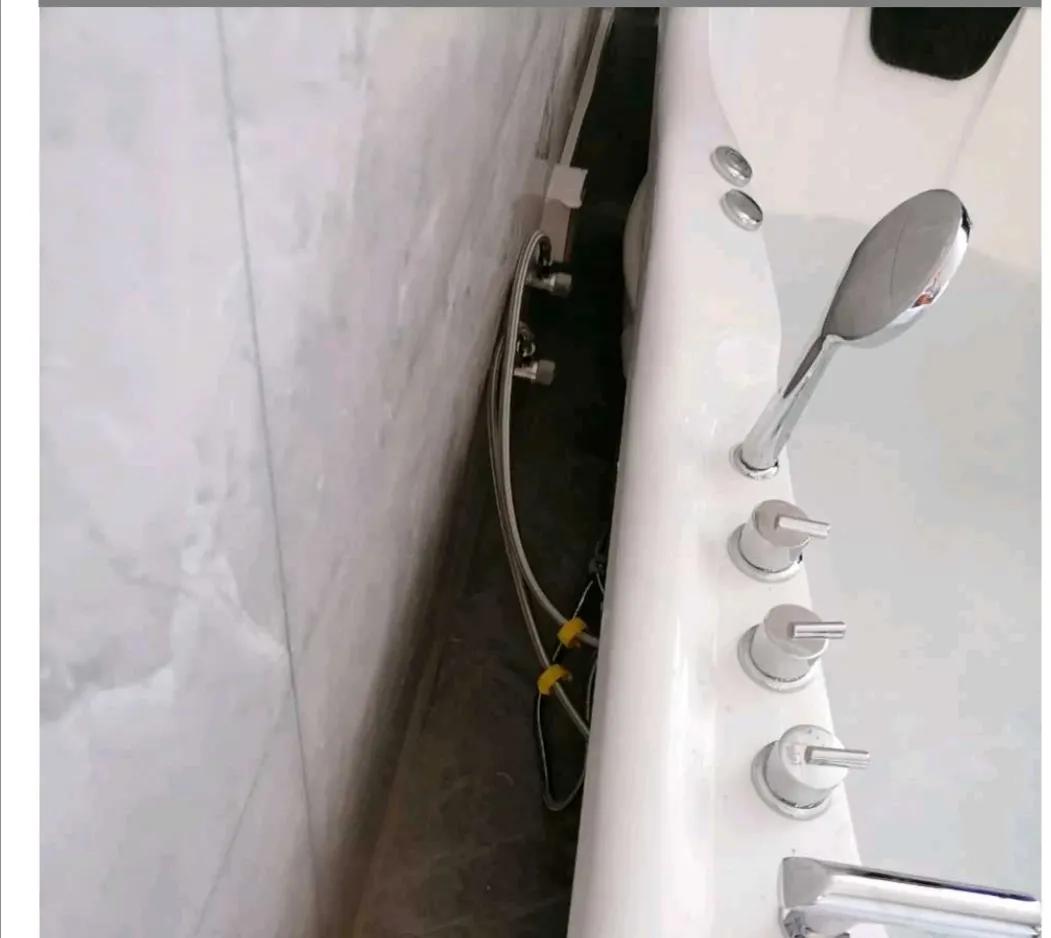 上门帮小姐姐安装了一套浴缸,一起来了解下浴缸及安装过程吧