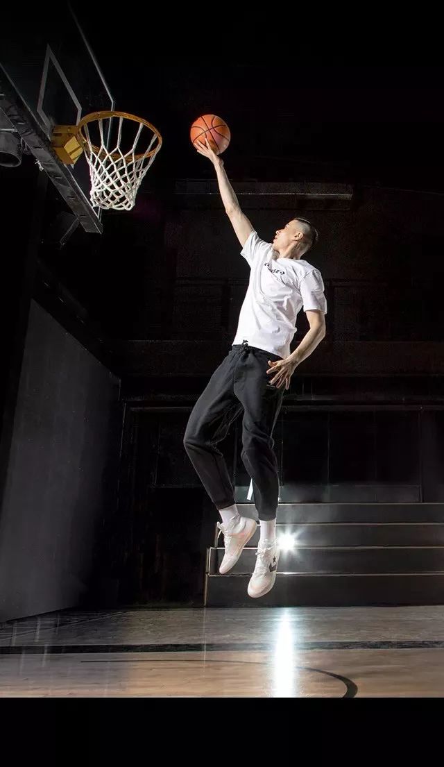 匡威签约过哪些篮球明星,匡威签约中国篮球运动员