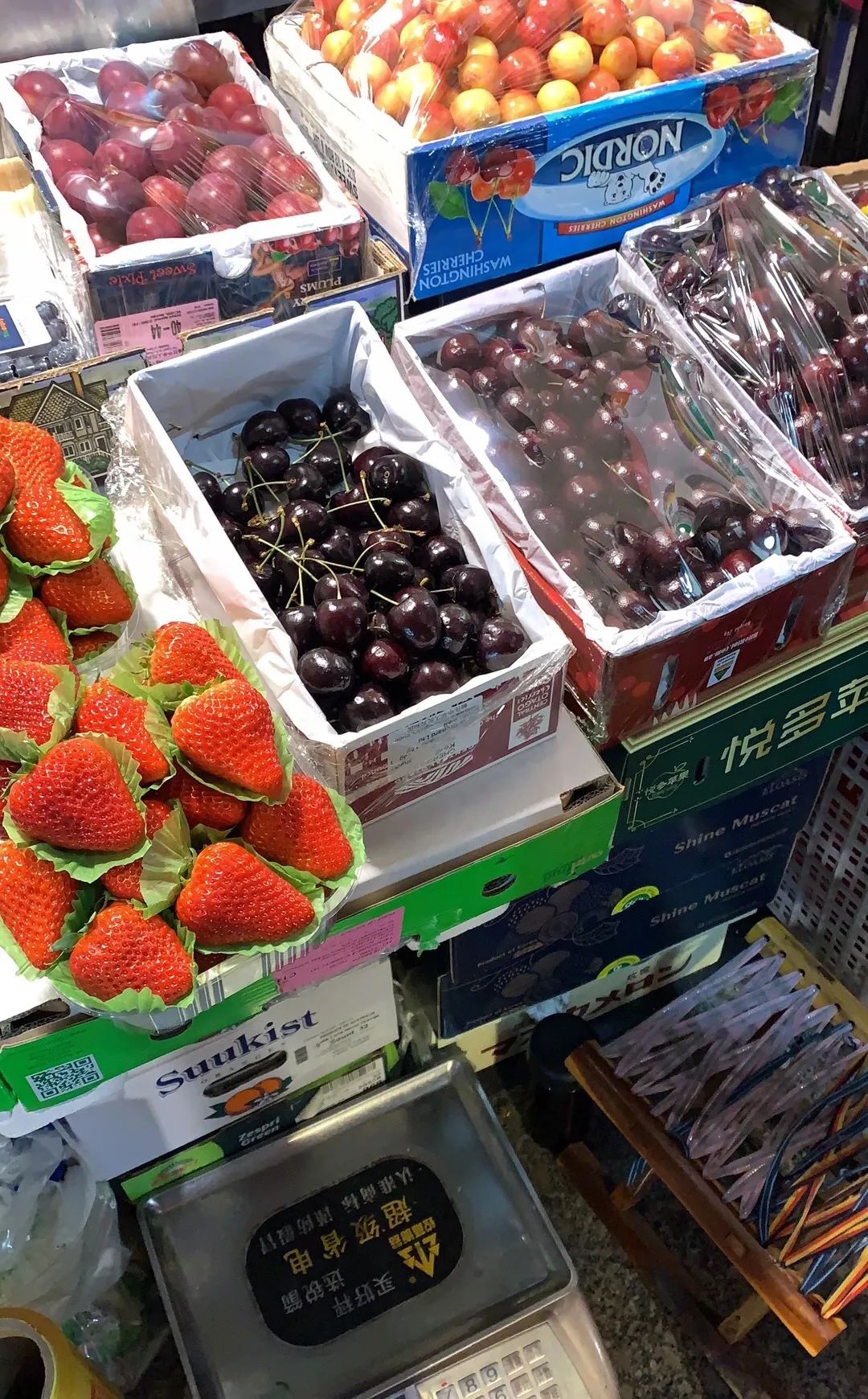 车厘子草莓降价,车厘子大草莓价格低到你无法想象