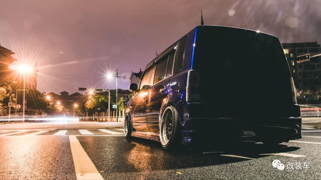 小姐姐丰田霸道改装,小姐姐酷熊改装