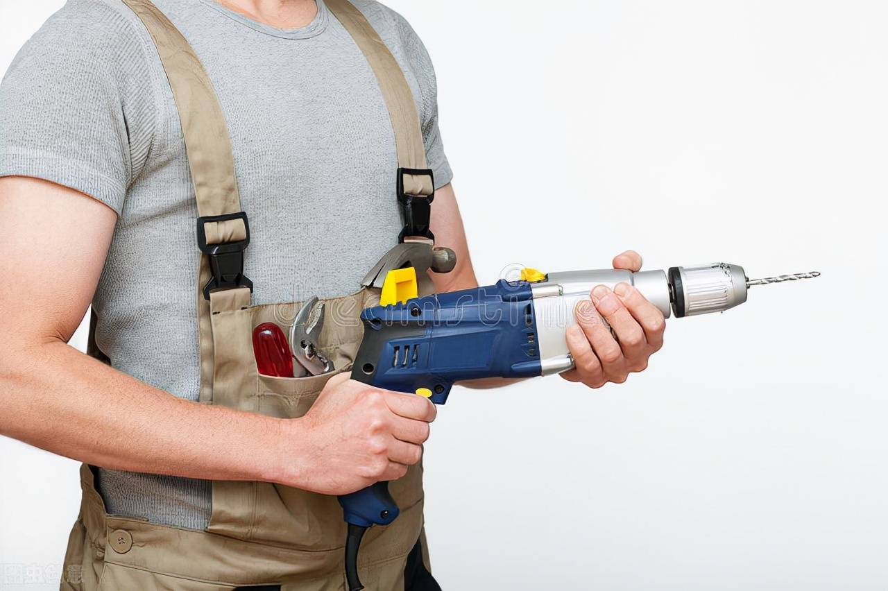 湖南小伙摆摊半年赚多少钱,湖南小伙一年狂赚80亿完整版