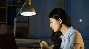 经常熬夜感觉身体被掏空肿么办？熬夜的人群吃什么？熬夜后皮肤晦暗怎么办？熬夜喝茶与咖啡哪个更合适？