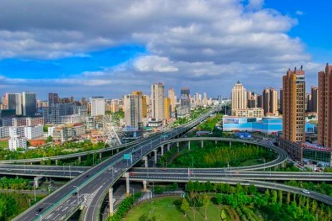 gdp破百万亿元启示,gdp万亿城市南通