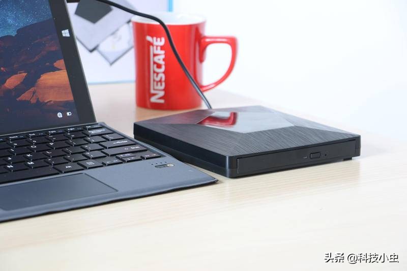 谁说光盘过时了?Orico外置DVD刻录机助你守护私密数据