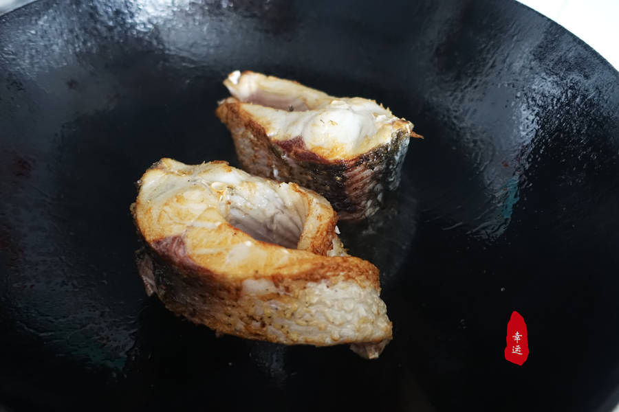 炖鱼的家常做法草鱼炖豆腐,五花肉草鱼炖豆腐怎么做才好吃啊