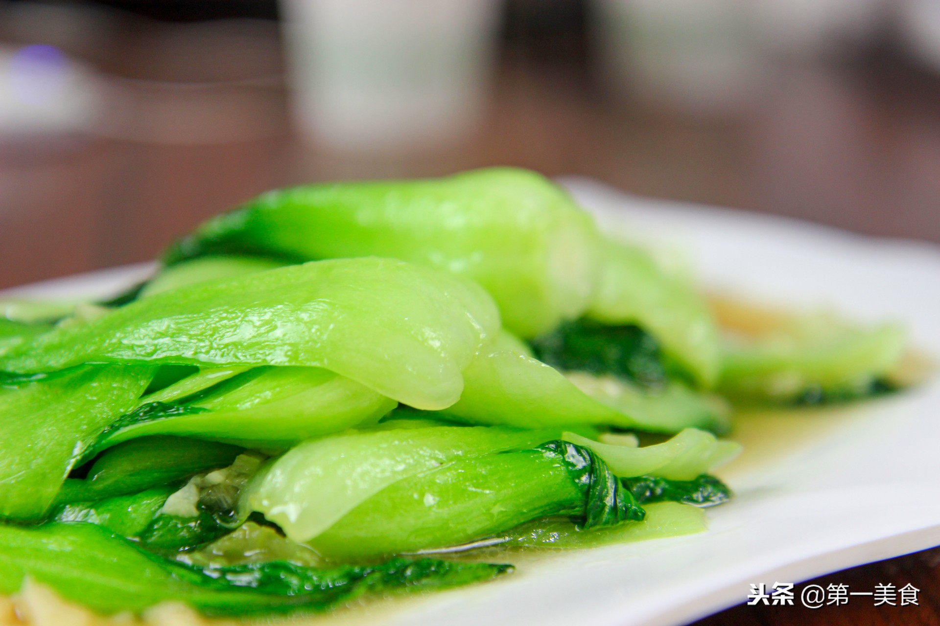 青菜怎么煮才脆绿,青菜怎么烧翠绿不出水