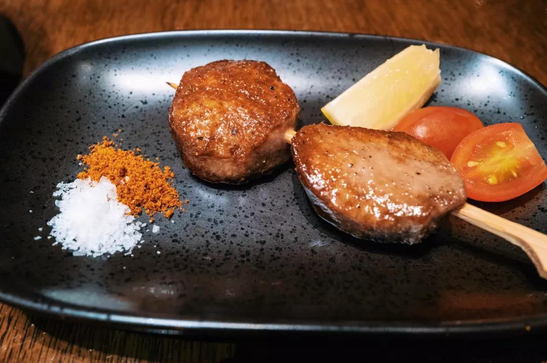 200块钱住北京,200块住酒店吃大餐