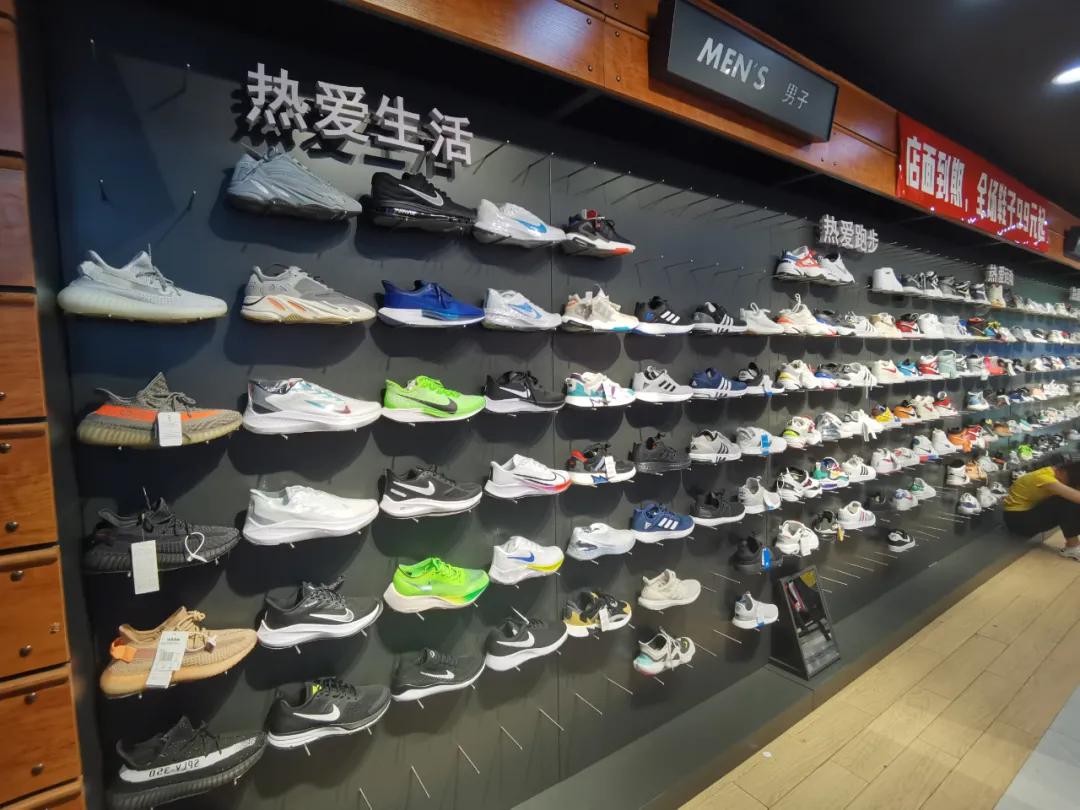 阿迪耐克折扣店假货被查,江西新余假货案件