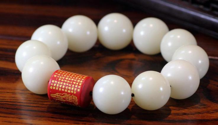 文玩金刚菩提手串保养,蜜蜡手串佩戴和保养方法