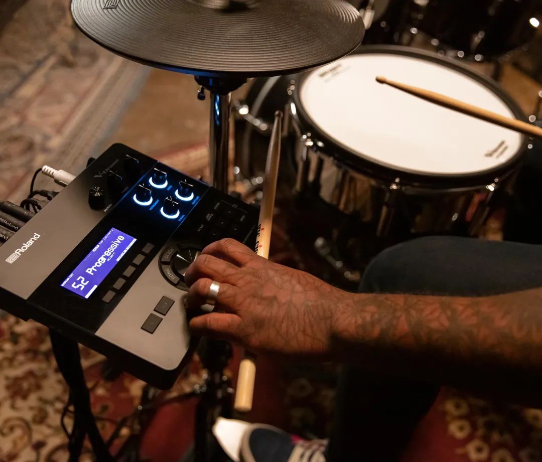 罗兰电鼓音色怎么调,罗兰电鼓使用软音源