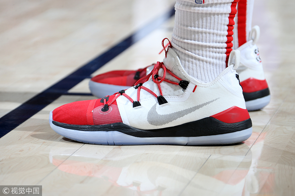 塔克上脚球鞋一览表,nba鞋王塔克赛场球鞋