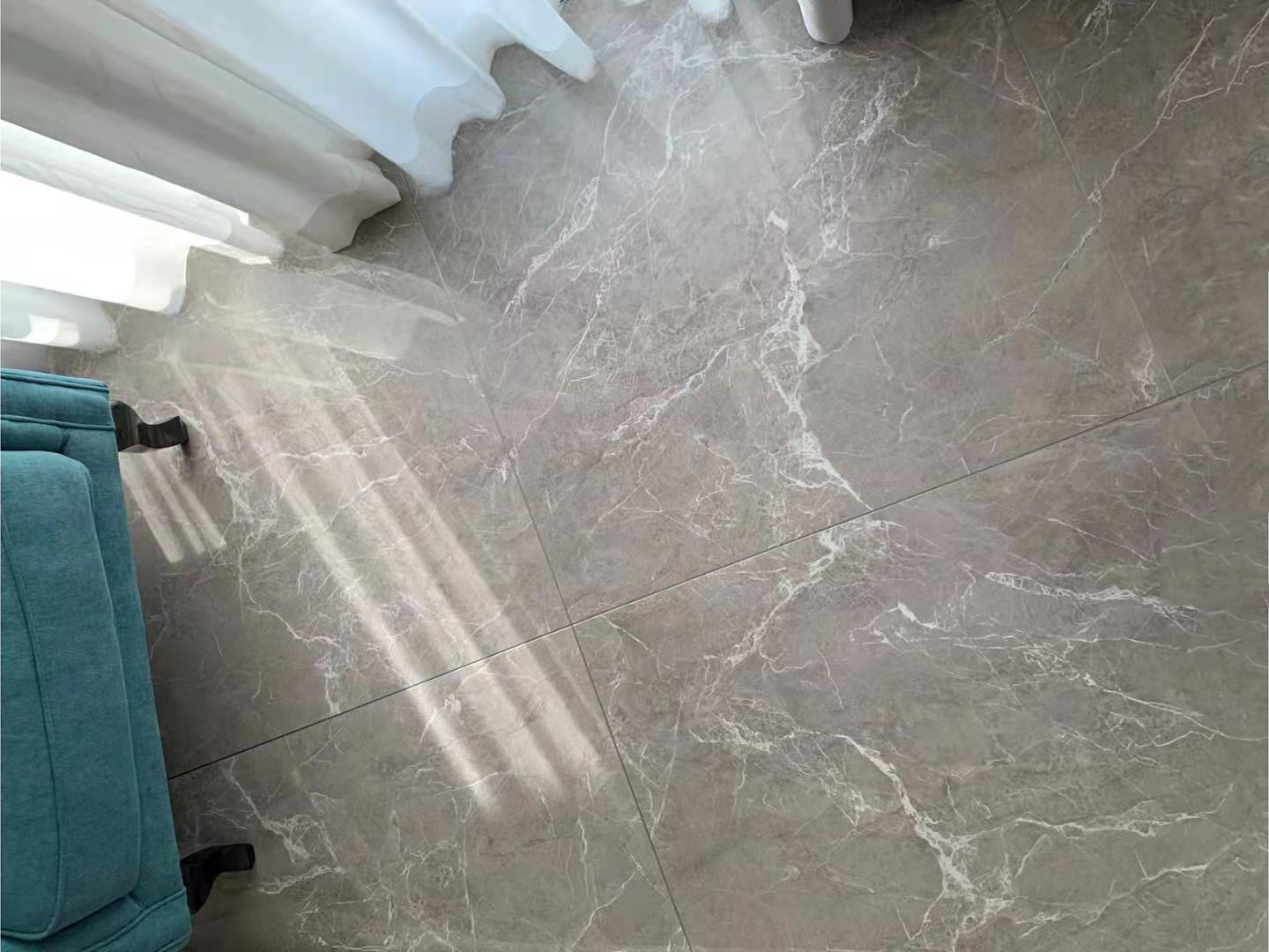 请问瓷砖填缝勾缝美缝有什么区别,瓷砖勾缝和美缝效果图对比