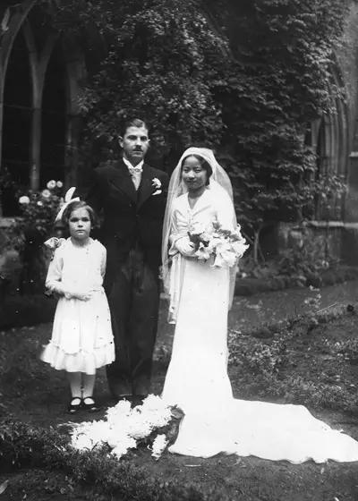 这个漂亮的中国女人轰动整个西方被尊为“圣母”，中国却少人知道