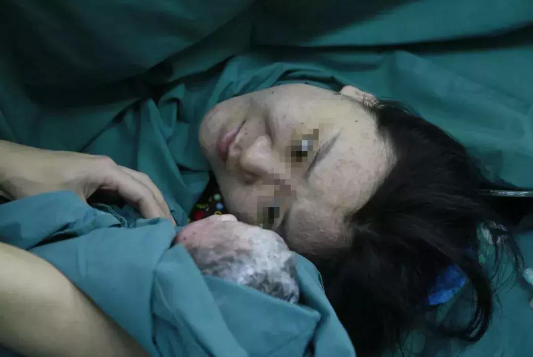 中国首例！女儿“借”母亲子宫，4年后生下自己的宝宝