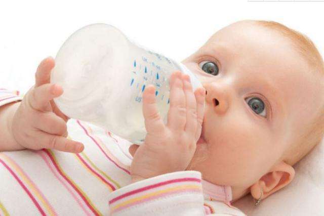 别把厌奶当成病，当妈的真累！差点把宝宝送上疫情隔离区