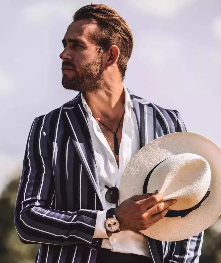 头小脸尖适合哪一款帽子,椭圆形的脸型适合什么款式的帽子