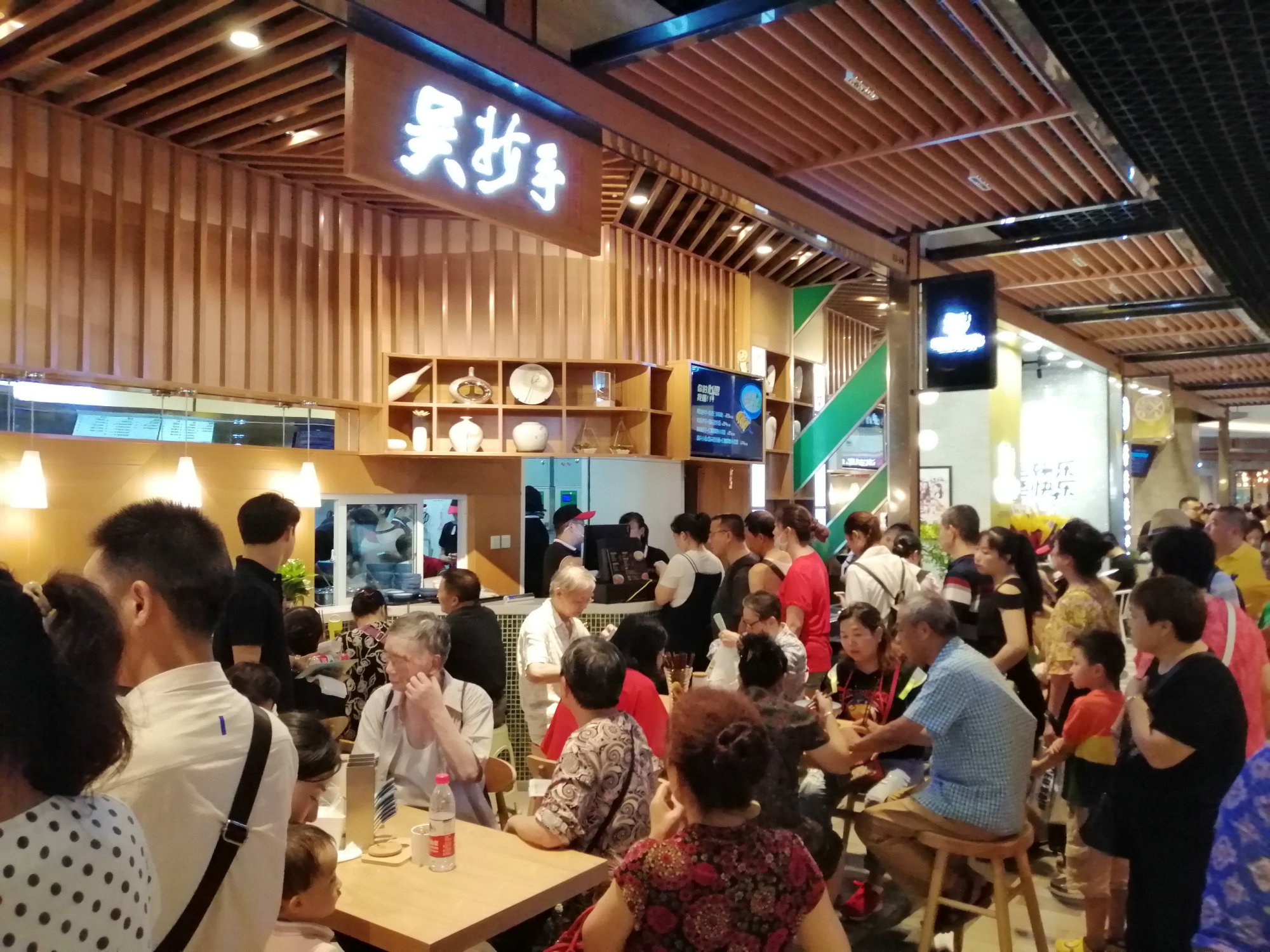 一天逛不完的商场,重庆来福士购物中心游玩