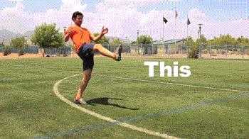 如何踢出梅西的弧线球,足球技巧任意球教程