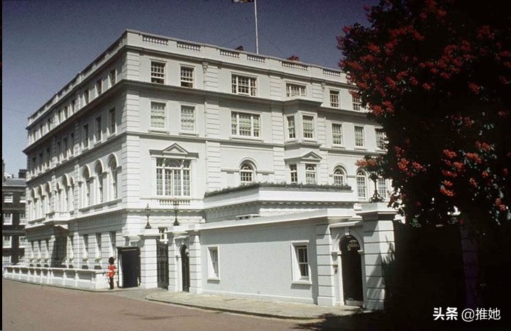 哈里王子和梅根住在哪里,哈里梅根豪宅被曝光