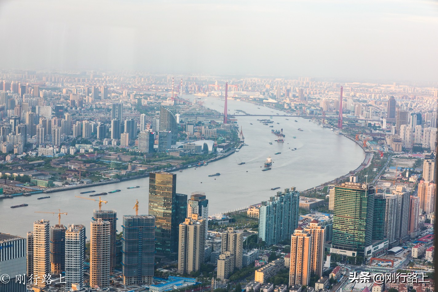 站在最高点看上海夜景,魔都上海金融中心