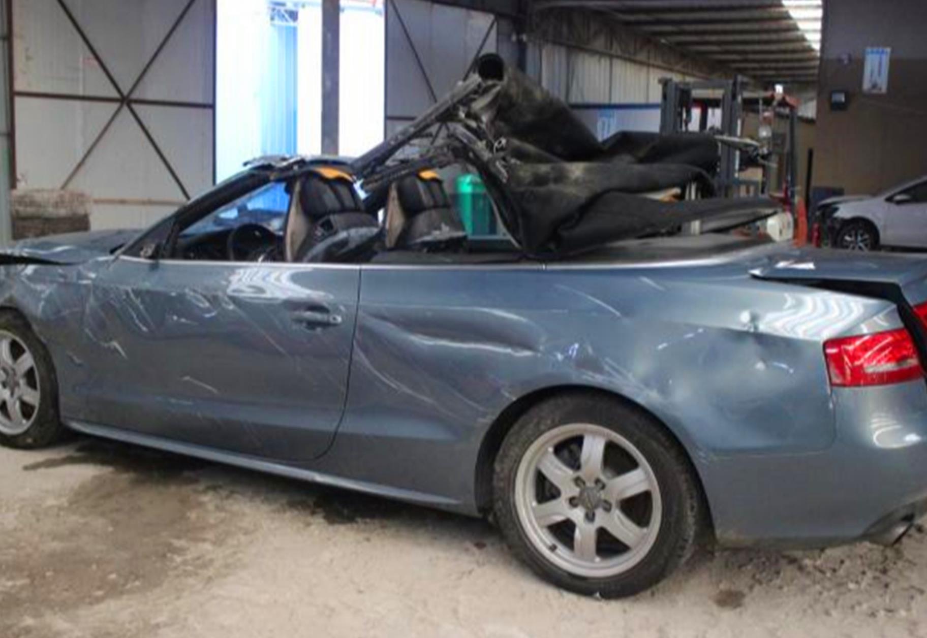 小伙花8万给妻子买辆敞篷奥迪A5，当妻子看见车后却建议了离婚