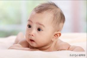 四岁孩子头发双黄是营养不良吗,宝宝头发稀黄可能并不是营养不良