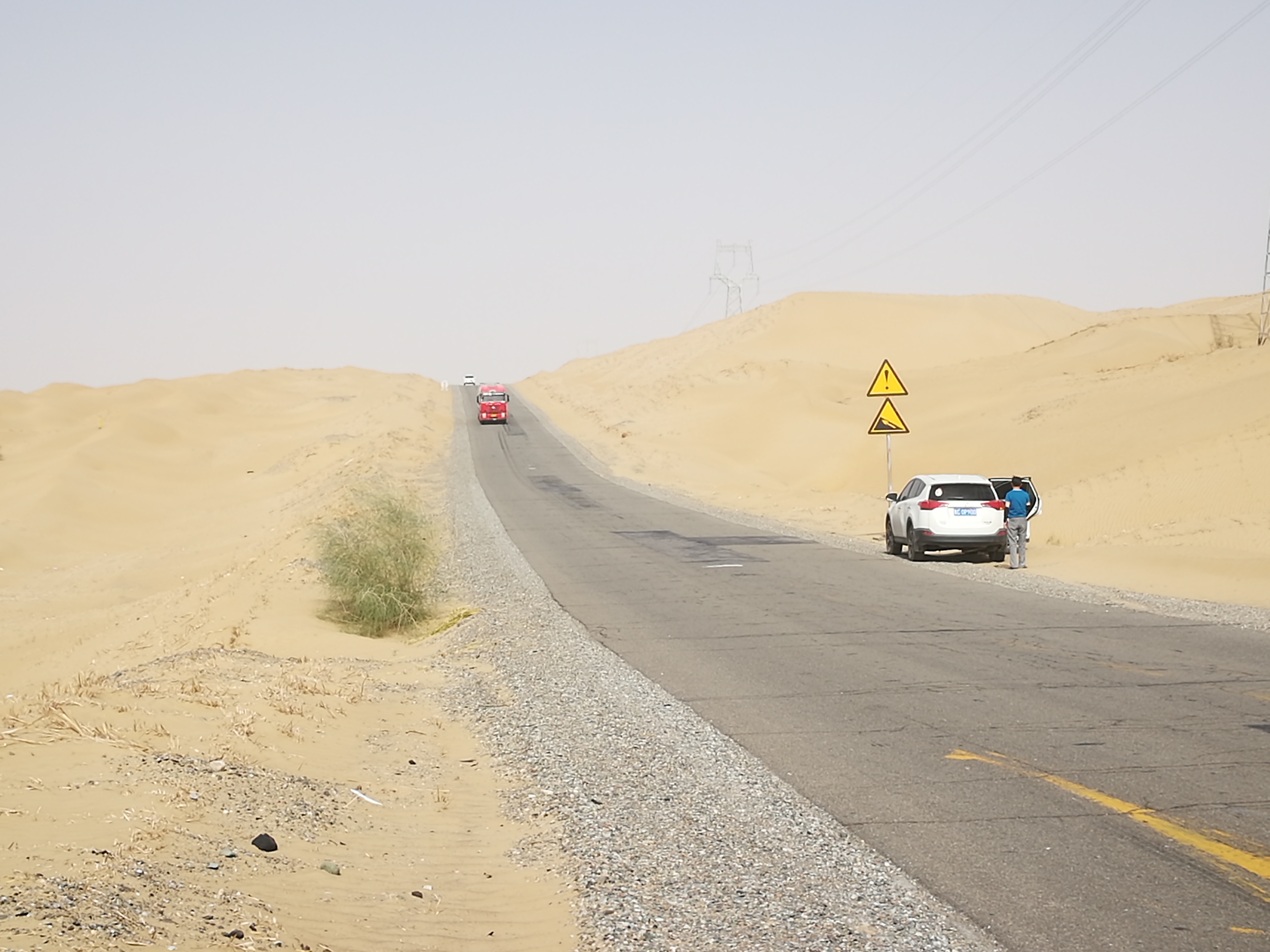 13000公里新手独驾*疆新**第23天——穿越塔克拉玛干沙漠，遭遇陷车