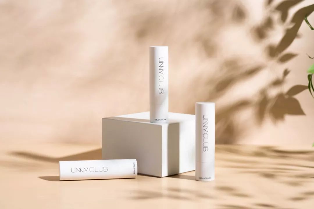 吹爆李佳琦推荐的平价唇膏,无敌滋润,唇炎都能修复