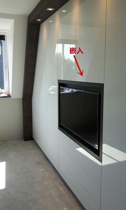 全屋衣柜上做电视支架,房间衣柜装电视