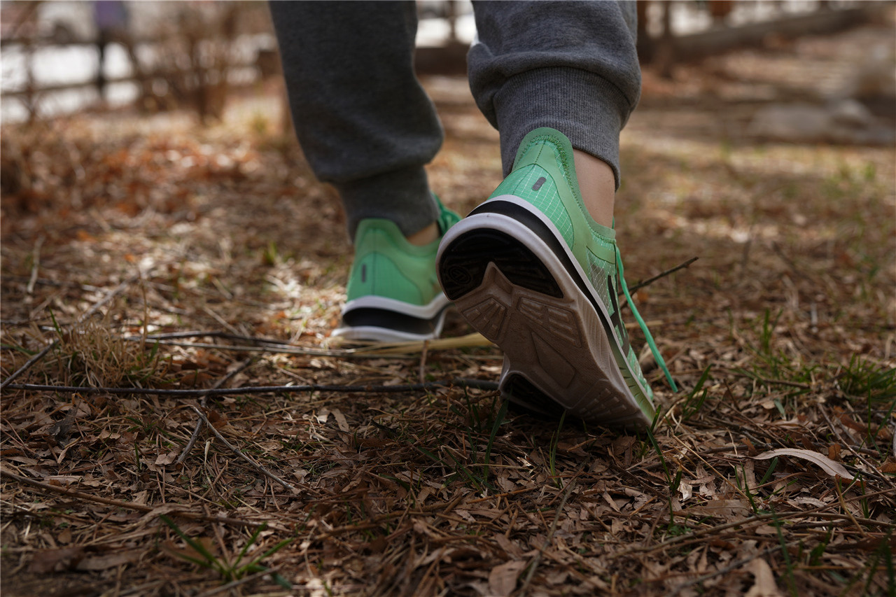 freetie云弹轻跑鞋pro测评,freetie加厚海绵透气鞋垫