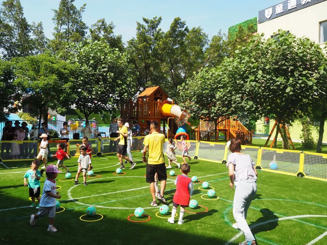 派迪茵足球教师培训,派迪茵校园足球落地