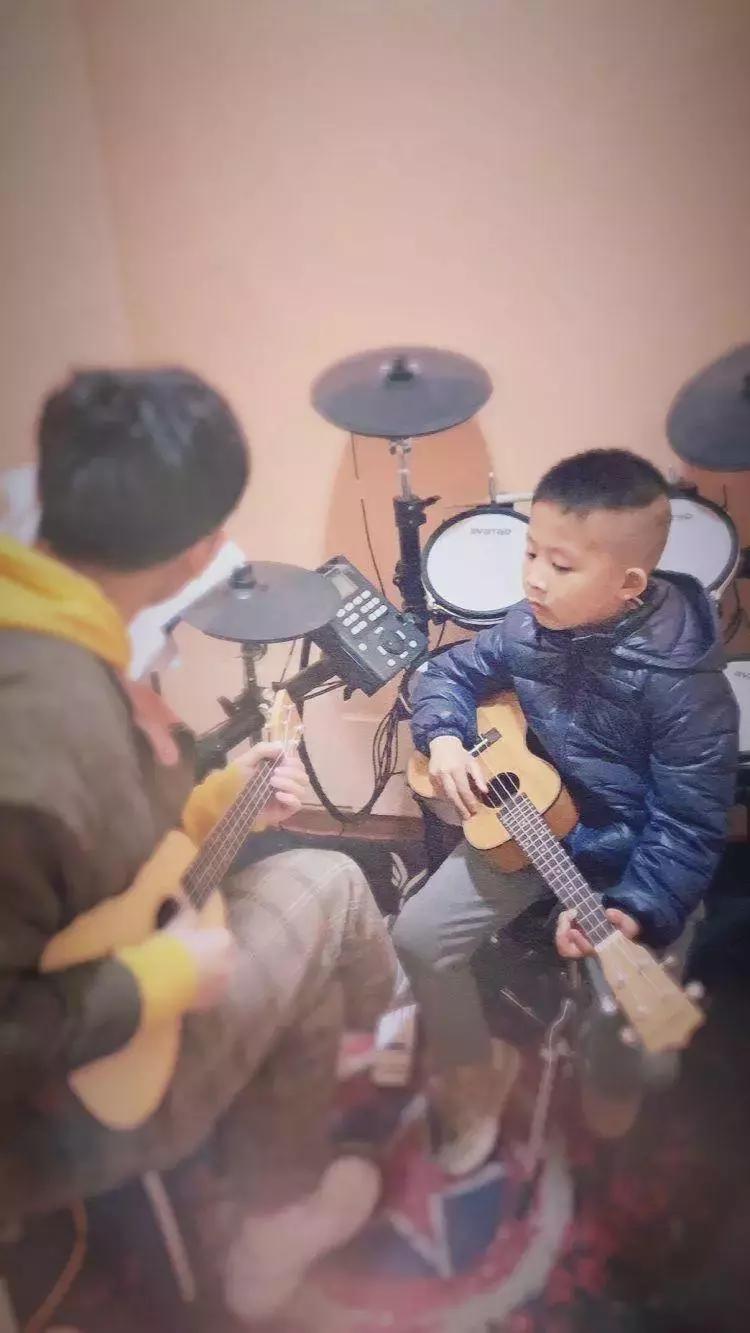 现实中真实的师生恋,师生恋的真实背后