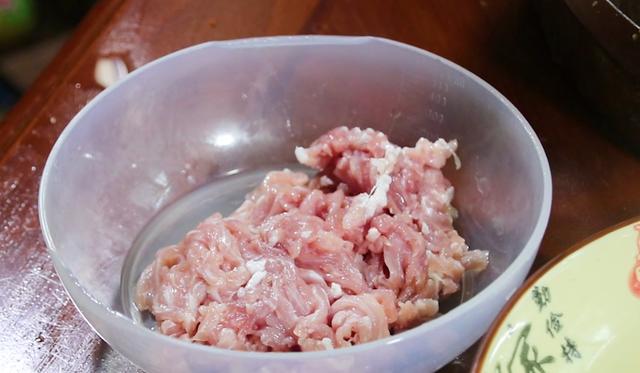 原来炒冬笋也有窍门，不用焯水，和它简单一做，好吃开胃又下饭