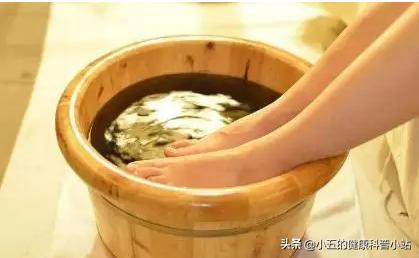 辨证论治，内外皆用，聊一聊中医治疗足癣病的用药思路