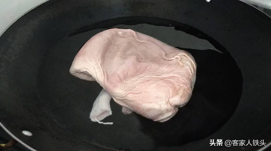客家猪肚怎么煲汤又脆又嫩,爱吃猪肚的要收藏猪肚