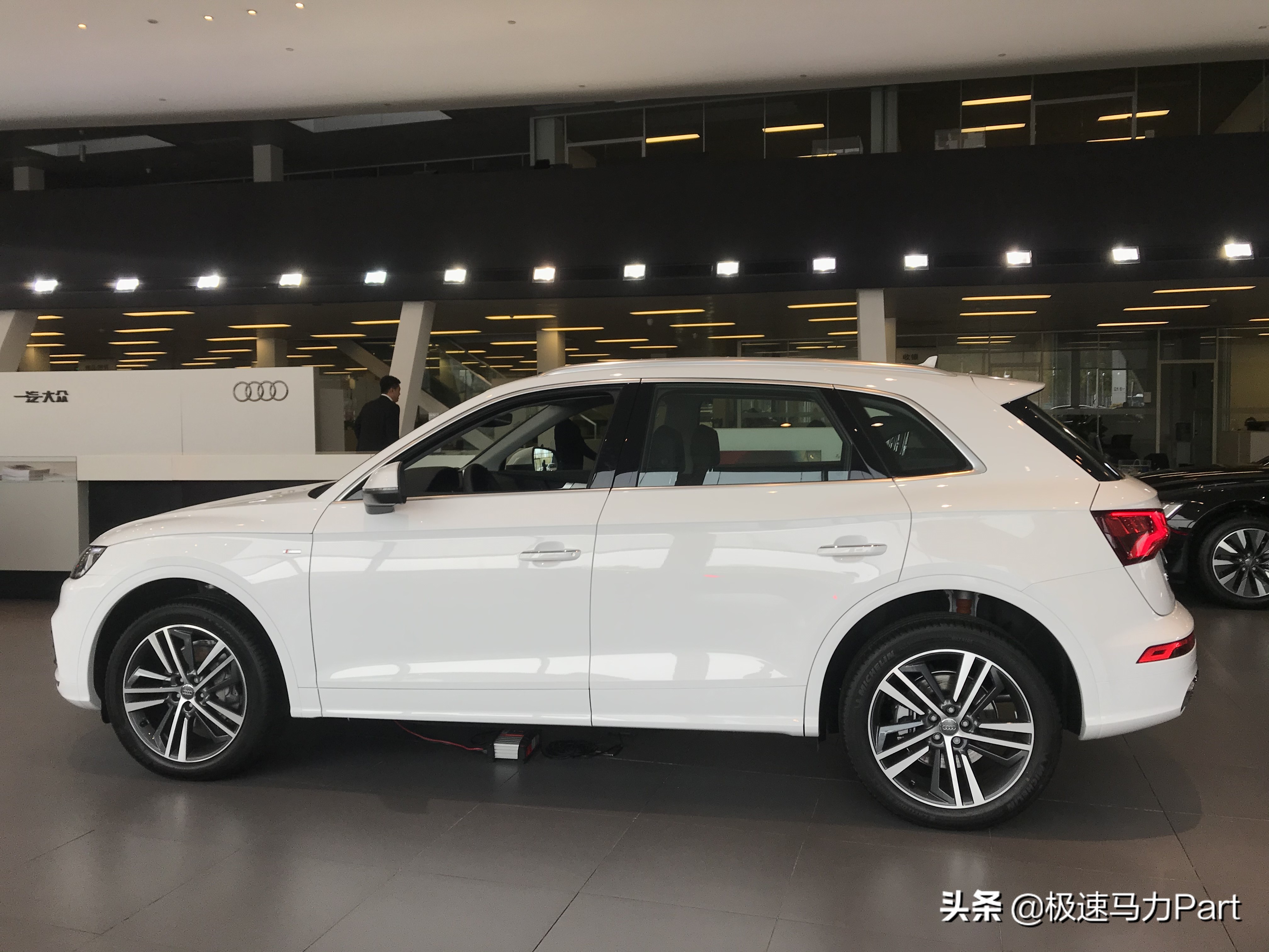 奥迪q5l和汉兰达对比评测视频,2014奥迪q5lsportback评测