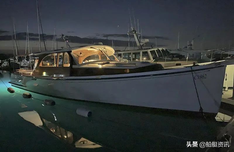 DealIsland50来自澳大利亚的经典木制游艇