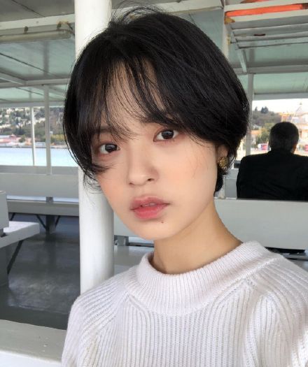 圆脸日系慵懒中性中短发卷发教程,日系圆脸短发发型女