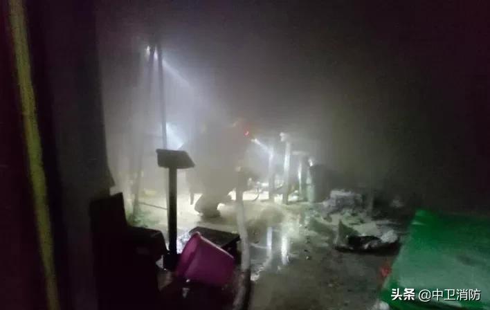 男子点蚊香灭蚊,男子被蚊子咬后点一大堆蚊香