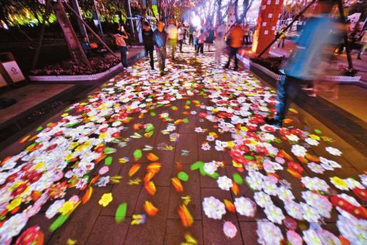 巨型圣诞树亮相天府芙蓉园造圣诞幻梦啦！还有亲子免费乐玩！