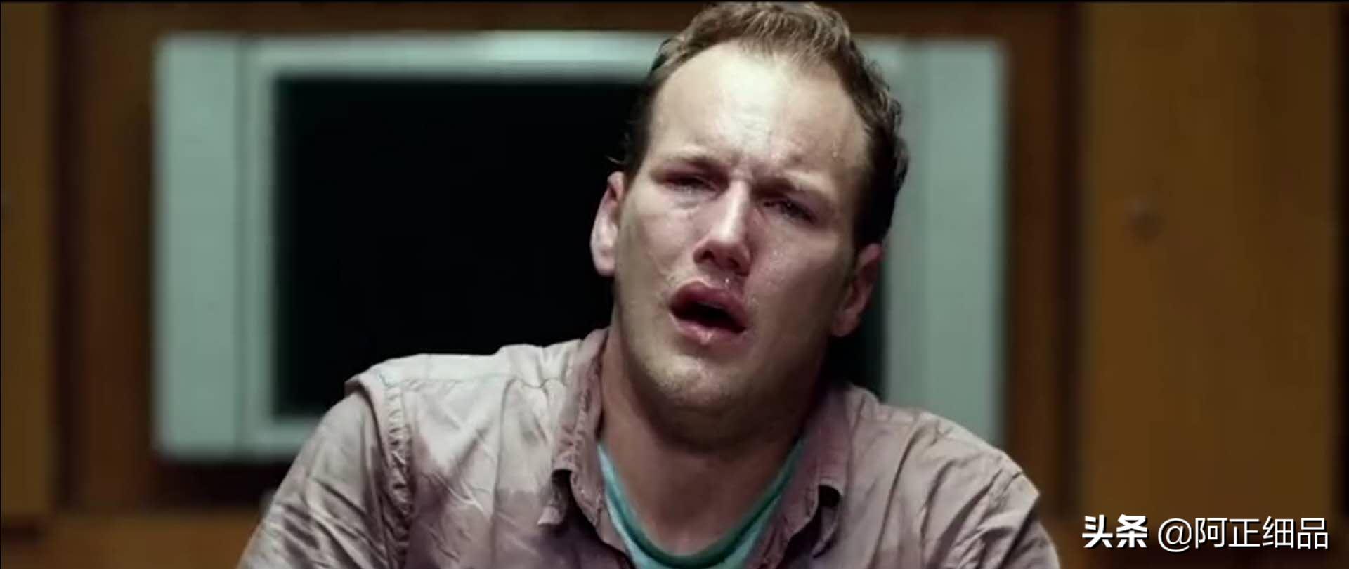 未成年少女约见网友中年大叔，拿手术刀挥向大叔*体下**