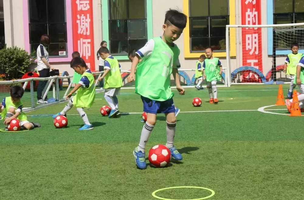 中国青少年足球联赛河南实验,央视记者探访河南学校