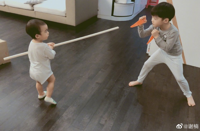 吴京儿子肌肉照,吴京儿子肌肉照片