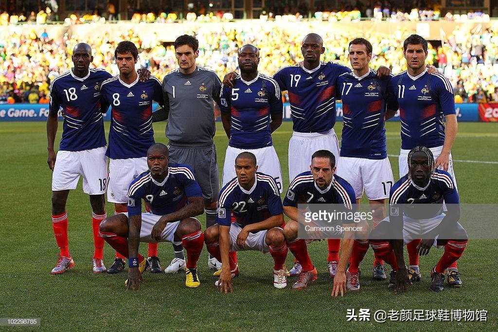 枪王加盟巴萨如愿获得欧冠，生涯唯一污点用手将法国队拍进世界杯