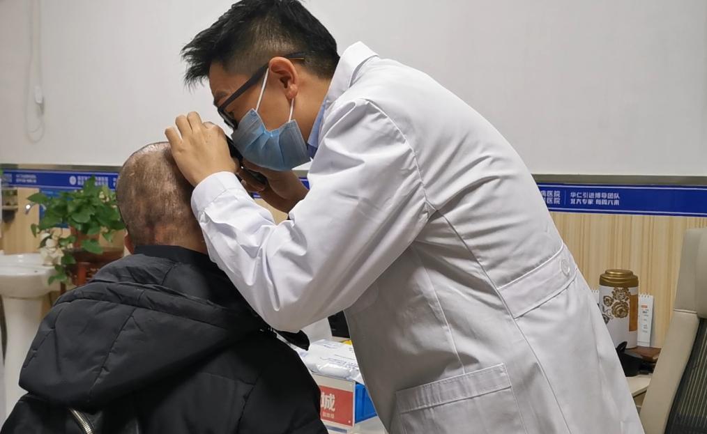 为脱发担心的你，快来听听保定华仁皮肤科会诊专家的生活建议