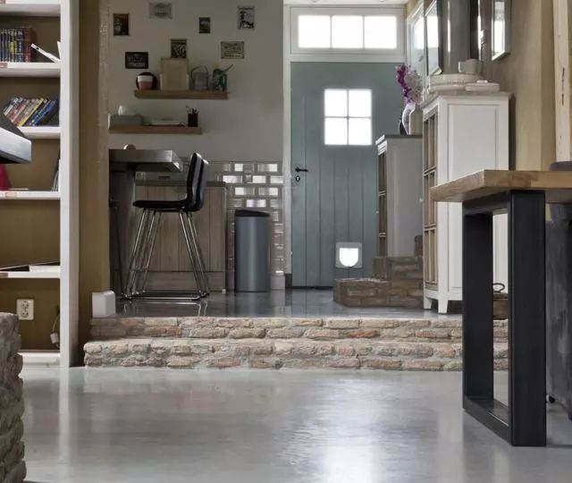 新式铺地砖找平不用水泥方法,地面直接用水泥