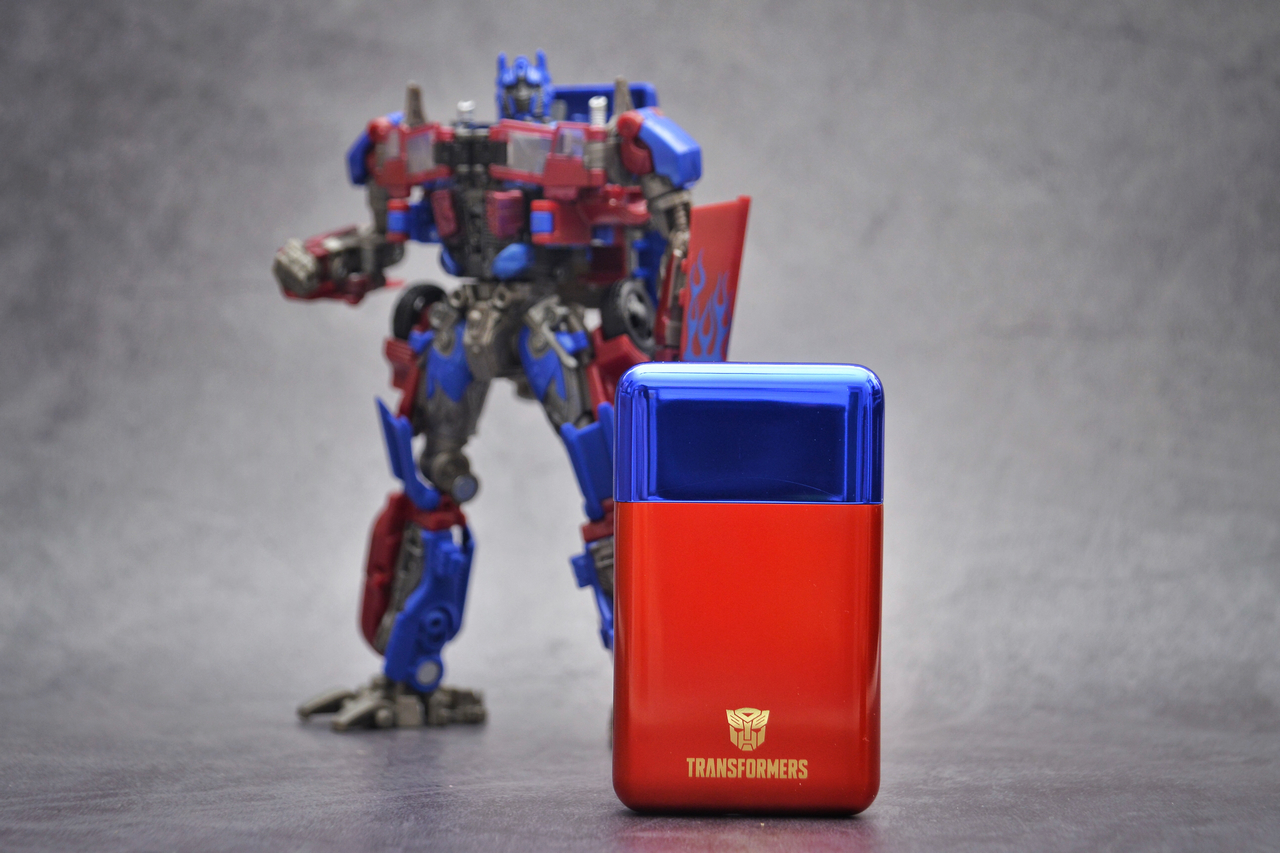 当钢丝遇到变形金刚联名款剃须刀---体验铜师傅便携剃须刀