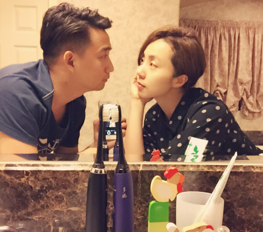 赵丽颖吃苹果vs杨幂吃米饭,赵丽颖明星吃东西视频